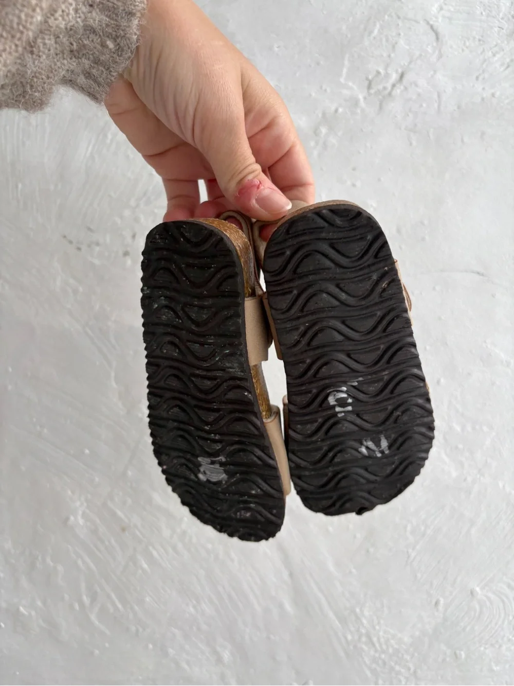 Children’s place toddlers neutral sandals